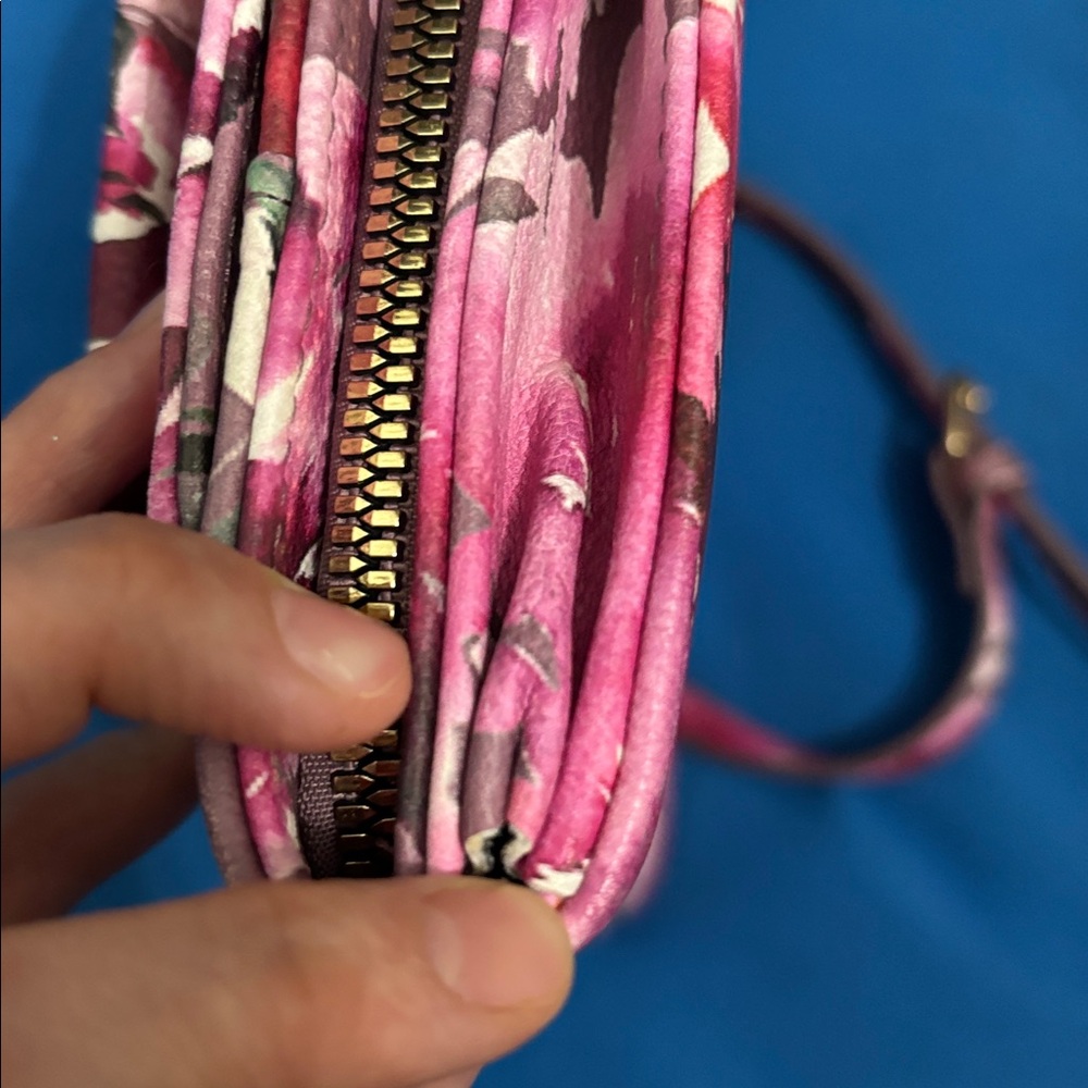 Betsey Johnson Shoulder And Crossbody Purse FloralDesign Adjustable Straps NWOTS - Picture 13 of 13